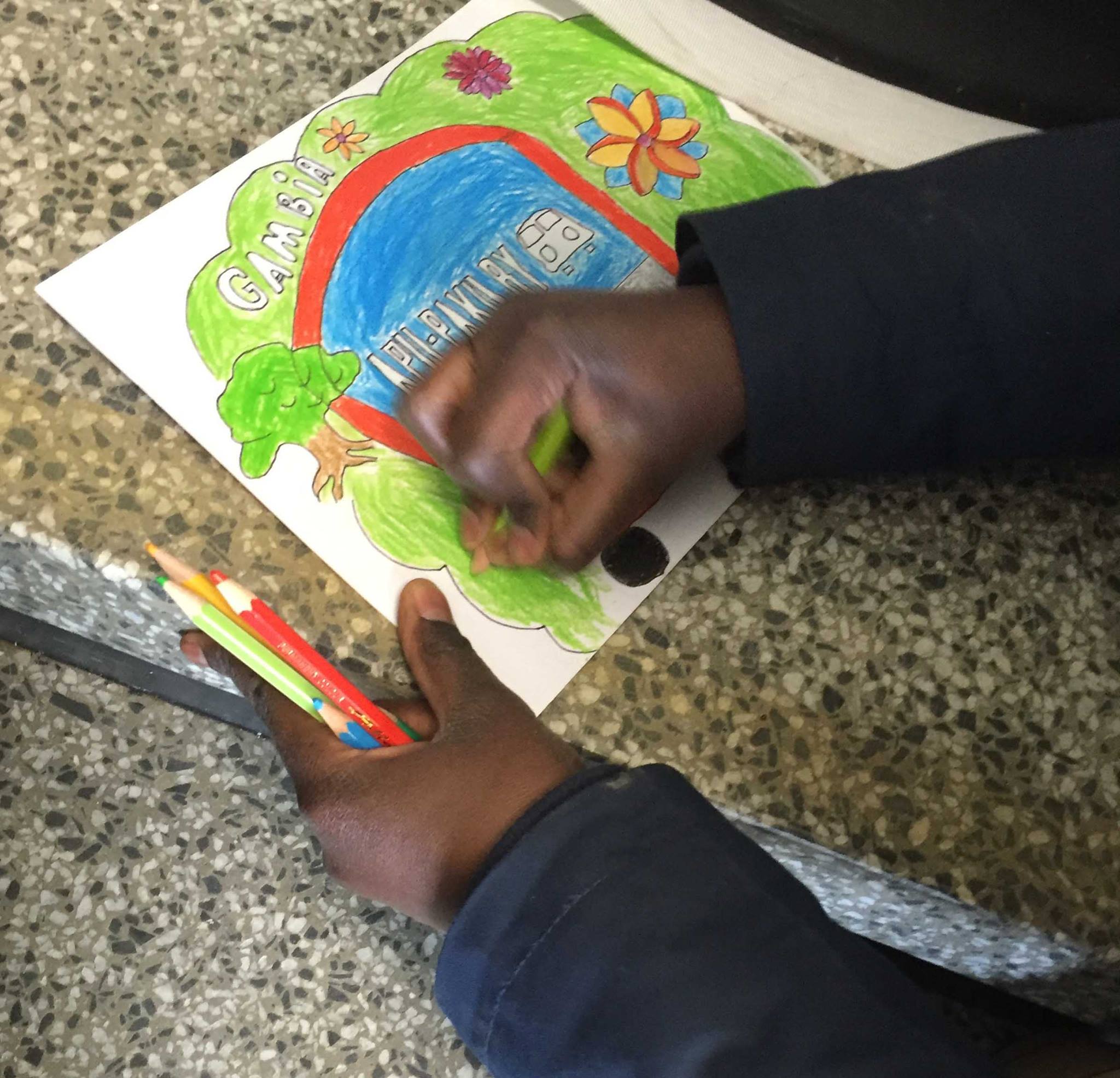 Apu-Paku toteutti Käpylän peruskoulun 8. luokan kanssa projektin, jossa luotiin kangaskassidesignit.